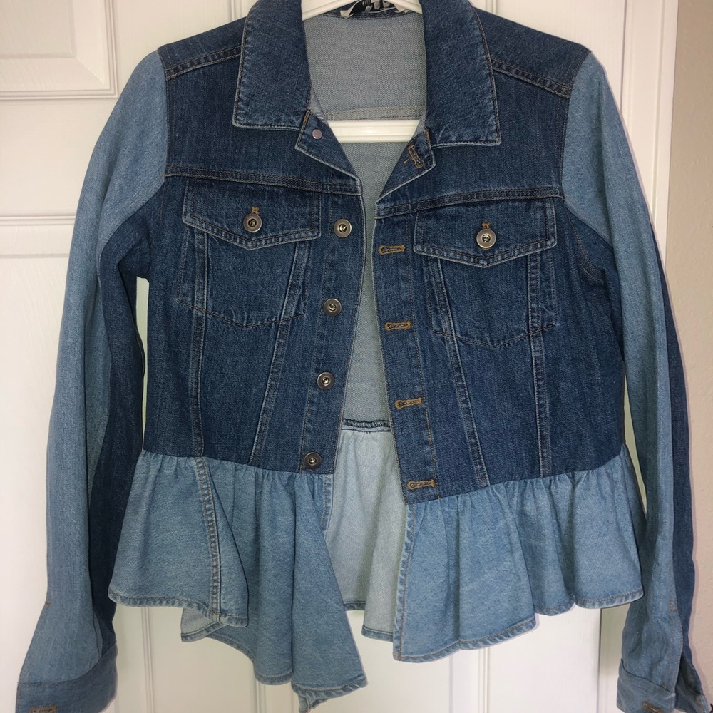 Unique vintage jean jacket!!!